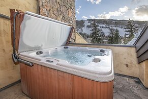 Vail Mountain View #402 4 Bedroom Condo