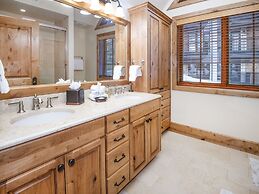 Vail Mountain View #402 4 Bedroom Condo