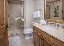 Vail Mountain View #402 4 Bedroom Condo