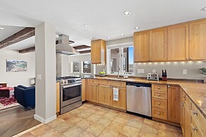 Wapiti Lane 4 Bedroom Home
