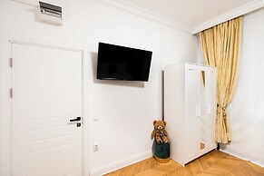 Bucharest Studios Paris Room