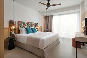 Paralos Rodos Lifestyle