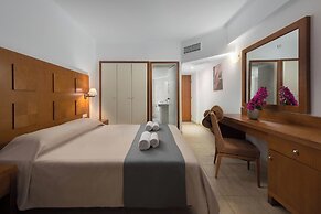 Paralos Rodos Lifestyle