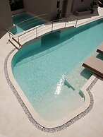 Enarma Suites & Spa Wellness Retreat