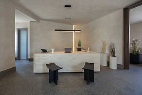 Enarma Suites & Spa Wellness Retreat