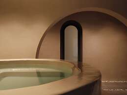 Enarma Suites & Spa Wellness Retreat