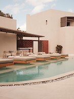 Enarma Suites & Spa Wellness Retreat