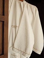 Enarma Suites & Spa Wellness Retreat