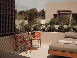 Enarma Suites & Spa Wellness Retreat