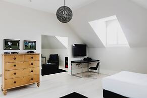 Priory Road by Onefinestay