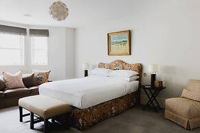 Priory Road by Onefinestay