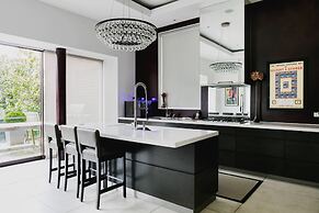 Priory Road by Onefinestay