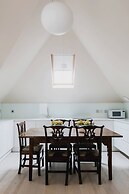 Priory Road by Onefinestay