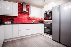 The Lanterns - 9 Bedroom - Sleeps 17 - Saundersfoot Village Centre