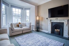 The Lanterns - 9 Bedroom - Sleeps 17 - Saundersfoot Village Centre