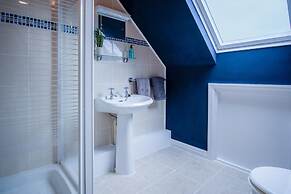 The Lanterns - 9 Bedroom - Sleeps 17 - Saundersfoot Village Centre