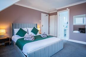 The Lanterns - 9 Bedroom - Sleeps 17 - Saundersfoot Village Centre