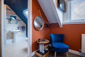 The Lanterns - 9 Bedroom - Sleeps 17 - Saundersfoot Village Centre