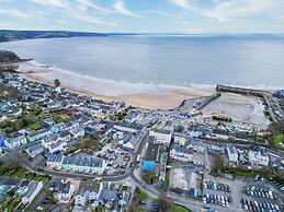 The Lanterns - 9 Bedroom - Sleeps 17 - Saundersfoot Village Centre