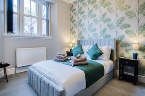 The Lanterns - 9 Bedroom - Sleeps 17 - Saundersfoot Village Centre