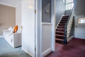 The Lanterns - 9 Bedroom - Sleeps 17 - Saundersfoot Village Centre