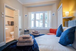 The Lanterns - 9 Bedroom - Sleeps 17 - Saundersfoot Village Centre