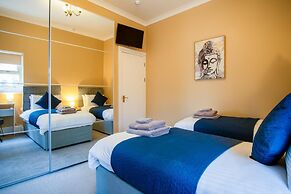 The Lanterns - 9 Bedroom - Sleeps 17 - Saundersfoot Village Centre