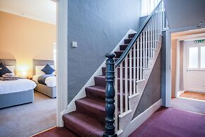 The Lanterns - 9 Bedroom - Sleeps 17 - Saundersfoot Village Centre