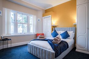 The Lanterns - 9 Bedroom - Sleeps 17 - Saundersfoot Village Centre