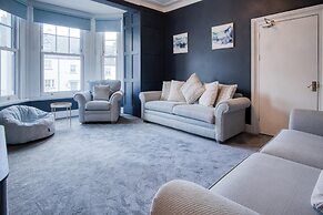 The Lanterns - 9 Bedroom - Sleeps 17 - Saundersfoot Village Centre