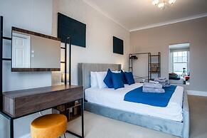 The Lanterns - 9 Bedroom - Sleeps 17 - Saundersfoot Village Centre