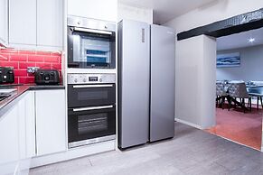 The Lanterns - 9 Bedroom - Sleeps 17 - Saundersfoot Village Centre