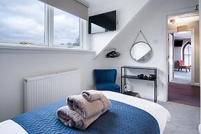 The Lanterns - 9 Bedroom - Sleeps 17 - Saundersfoot Village Centre