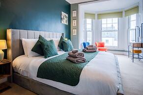 The Lanterns - 9 Bedroom - Sleeps 17 - Saundersfoot Village Centre