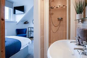 The Lanterns - 9 Bedroom - Sleeps 17 - Saundersfoot Village Centre