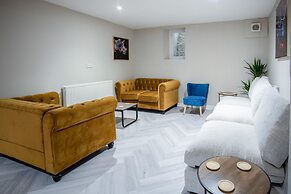 The Lanterns - 9 Bedroom - Sleeps 17 - Saundersfoot Village Centre