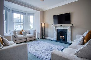 The Lanterns - 9 Bedroom - Sleeps 17 - Saundersfoot Village Centre