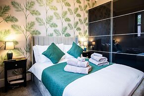 The Lanterns - 9 Bedroom - Sleeps 17 - Saundersfoot Village Centre