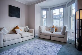 The Lanterns - 9 Bedroom - Sleeps 17 - Saundersfoot Village Centre