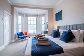 The Lanterns - 9 Bedroom - Sleeps 17 - Saundersfoot Village Centre