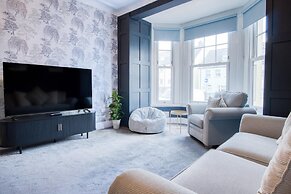 The Lanterns - 9 Bedroom - Sleeps 17 - Saundersfoot Village Centre