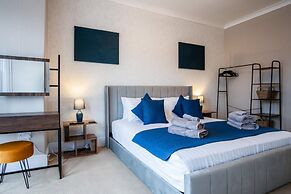 The Lanterns - 9 Bedroom - Sleeps 17 - Saundersfoot Village Centre