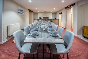 The Lanterns - 9 Bedroom - Sleeps 17 - Saundersfoot Village Centre