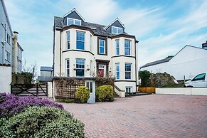 The Lanterns - 9 Bedroom - Sleeps 17 - Saundersfoot Village Centre
