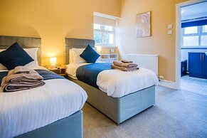 The Lanterns - 9 Bedroom - Sleeps 17 - Saundersfoot Village Centre
