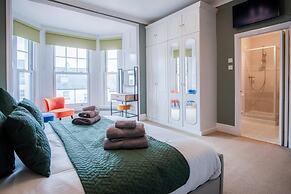 The Lanterns - 9 Bedroom - Sleeps 17 - Saundersfoot Village Centre