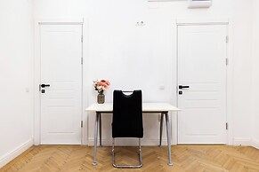 Bucharest Studios Dubai Room