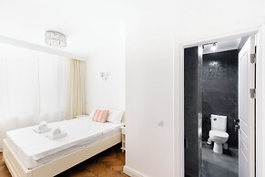 Bucharest Studios New York Room