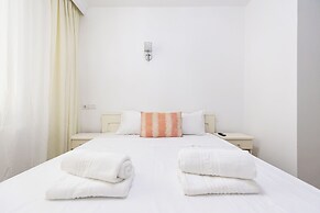 Bucharest Studios New York Room