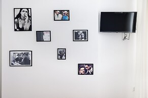 Bucharest Studios New York Room